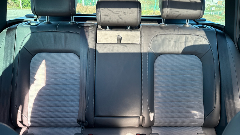 Volkswagen Passat 2.0 TDI R-Line 5dr DSG [Panoramic Roof] Diesel Estate